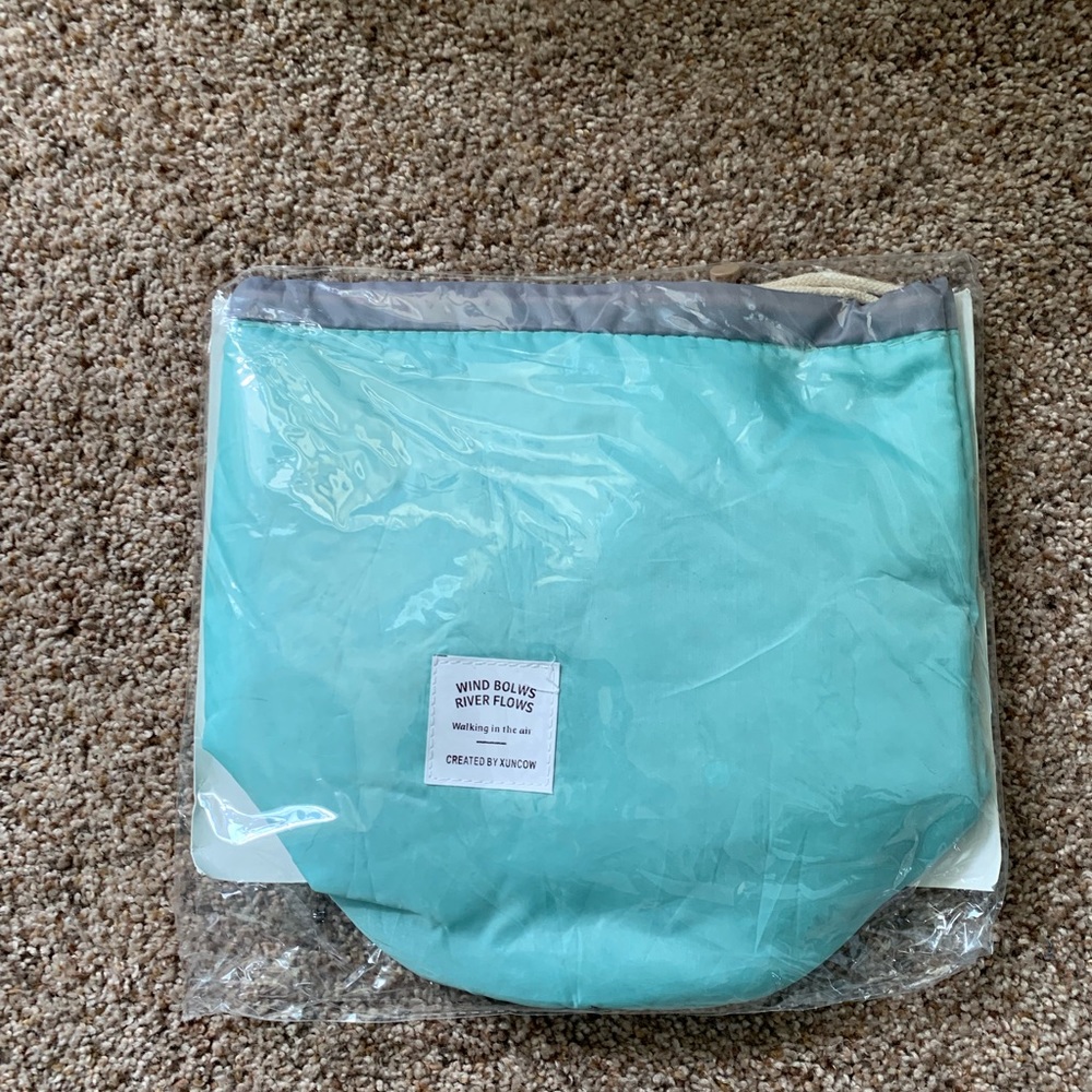 NWT xuncow travel dresser pouch in a nice blue